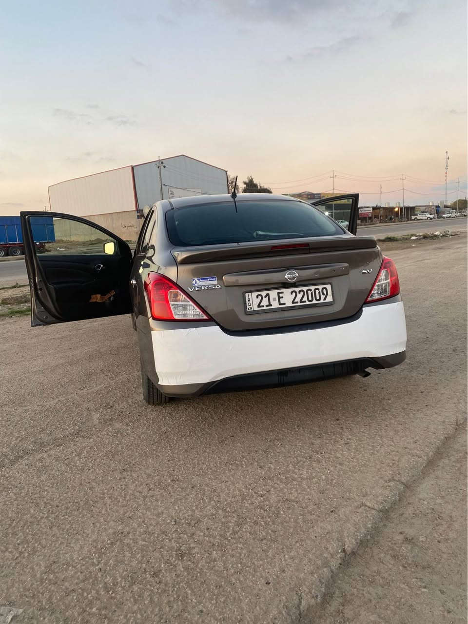 نيسان فيرسا 2017 SV
مواصفاته معروفة 
قطعتين صبغ بدون دواخل وبدون ايرباك داخلة كلين 
كير مكينة كفالة عامة 
ماشية 64 فقط 
سنوية 28 هزة جديد 
بطاقة بانزين
رقم مميز 
سعر 105 
*********** كركوك, العراق
