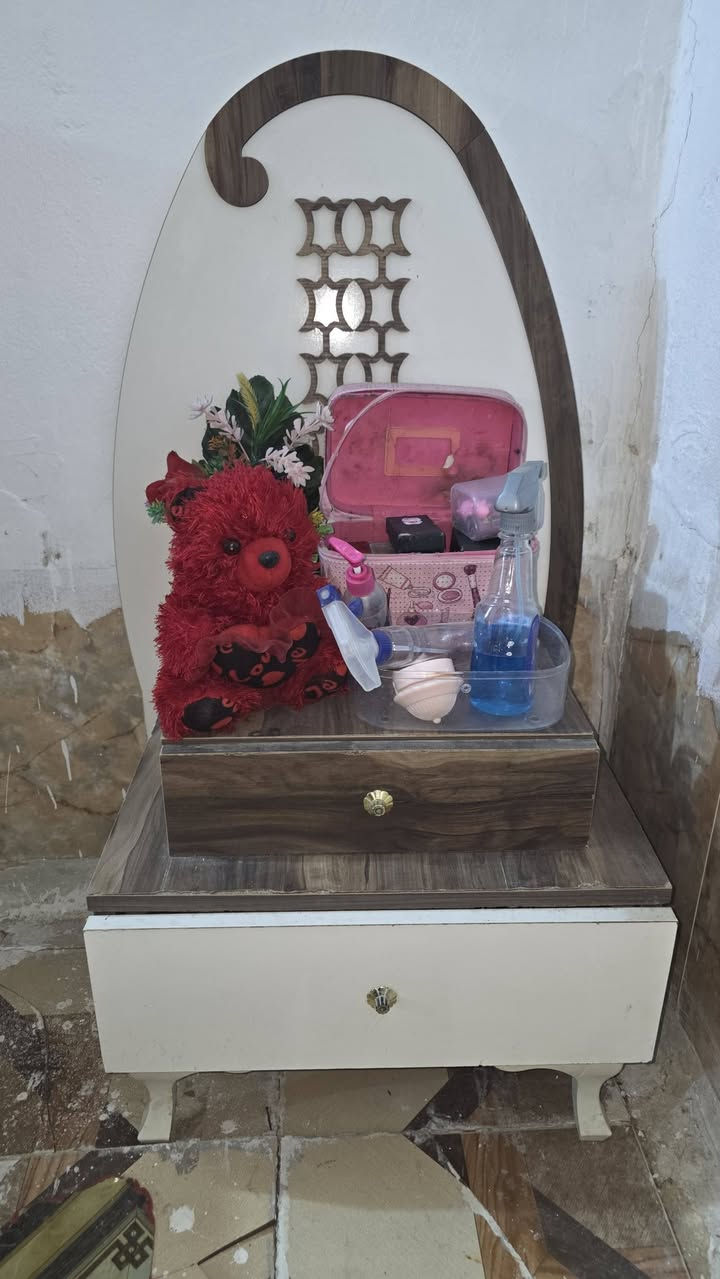 سلام عليكم غراض بيت للبيع متوازين نريد نشيل قيم بل اليرضى الله غرفه تركيه بل الصور كنتور ميز مرايه والميز الصغير


**إذا كنت صاحب هذا الإعلان وتريد حذفه لأي سبب، رجاءا أرسل رسالة إلى الدعم الفني**