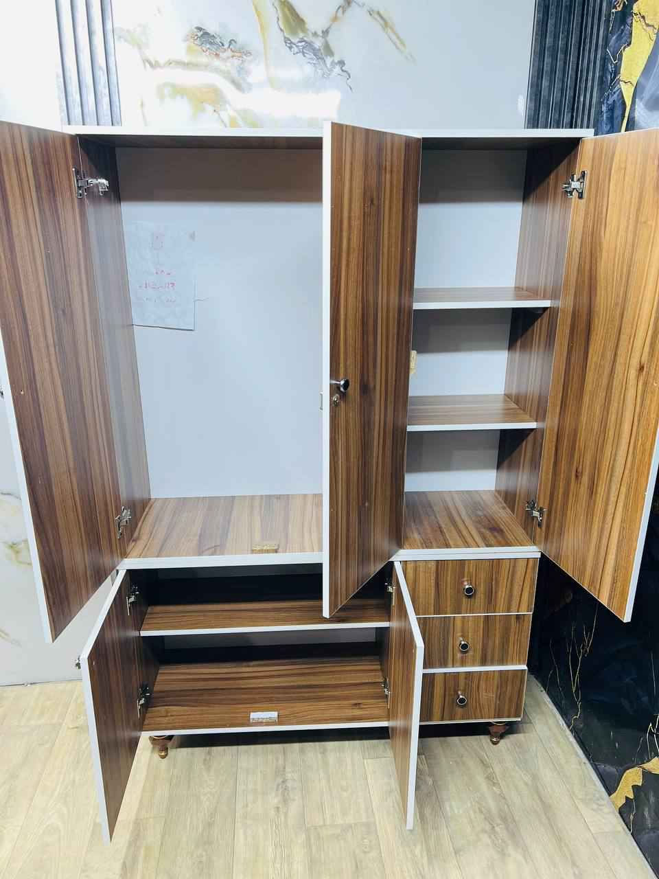 كنتور 3 باب طابقين
الارتفاع ١٩٠ سم 
عرض ١٢٠ سم 
عمق ٤٠ سم. 

النقل مجاني داخل بغداد 
نقل جمع محافظات العراق 25 الف بغداد, العراق


**إذا كنت صاحب هذا الإعلان وتريد حذفه لأي سبب، رجاءا أرسل رسالة إلى الدعم الفني**