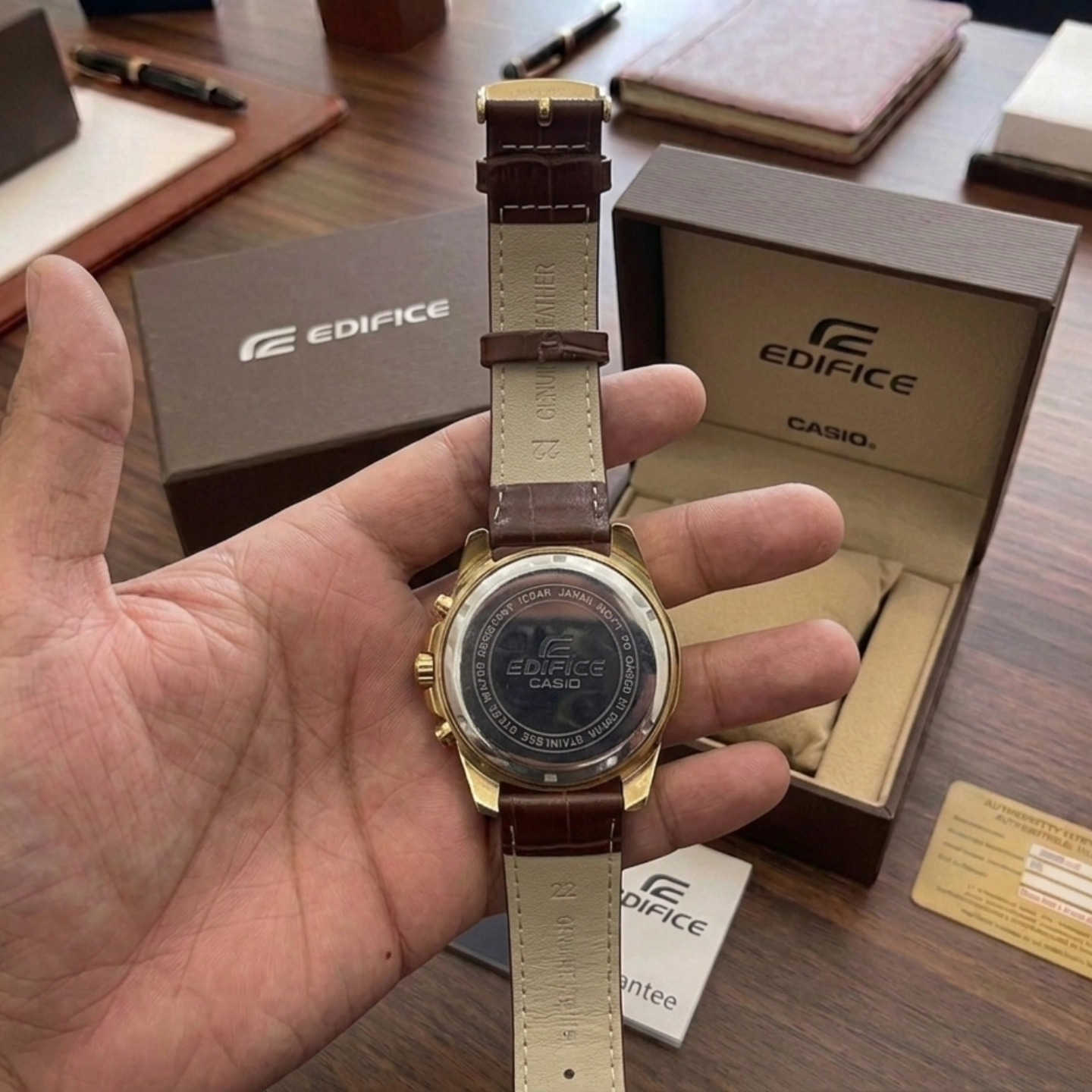 ساعة ماركة CASIO EDIFICE 
مكينه/ ياباني
السير/  جلد
سناتر شغالة
النوع / رجالي
توقيت / شهري 
طلاء ثابت 
 كوالتي عالي 
شكل مميز وانيق 
#العراق #ساعات #بغداد #كربلاء


**إذا كنت صاحب هذا الإعلان وتريد حذفه لأي سبب، رجاءا أرسل رسالة إلى الدعم الفني**
