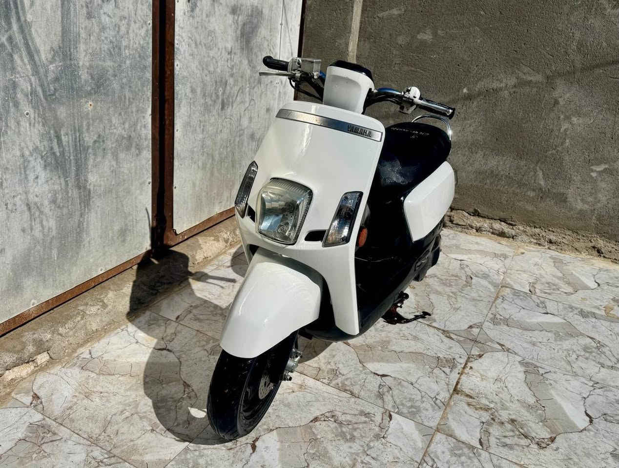 السلام عليكم.. ماكس بوليسي للبيع 🛵
لدراجه موديل 2011 مسطره نوزل كفاله عامه مكينه ما مفتوحه شرط لفحص ,   دراجه مال جناااي بانزينها محسن ودهنها موتل  مكاني سوك الشيوخ   سعرها مليون وبيها مجال موجود واتساب ***********
