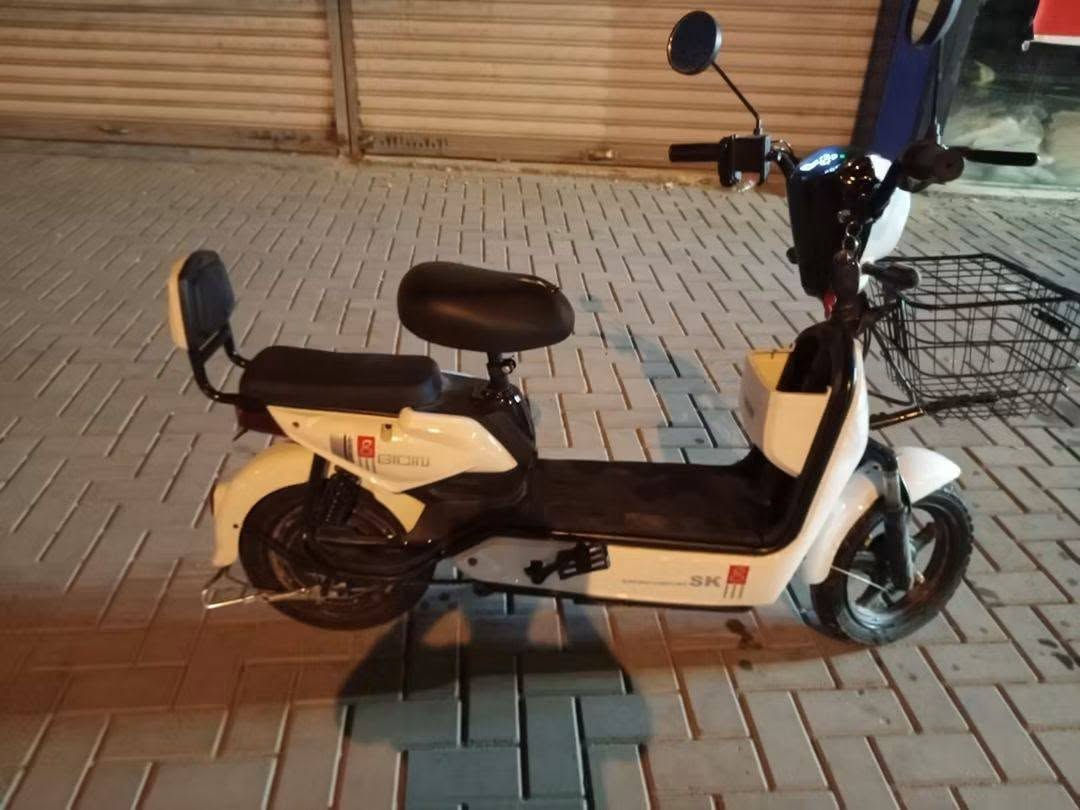 السلام عليكم
دراجه شحن للبيع نضيفه صار 3 اشهر من اشتريتها جديده ونضيفه السعر 250 الف وبيها مجال للأستفسار *********** مكاني بغداد في الكاظميه منطقة الطي
