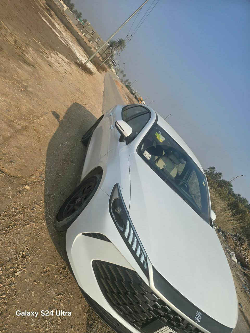 سلام عليكم
بي وايدي للبيع موديل 2025 
ماشيه ٢٠٠٠ كيلو 
لون ابيض رقم اربيل تحويل أو وكاله
***********  السعر ١١٠
