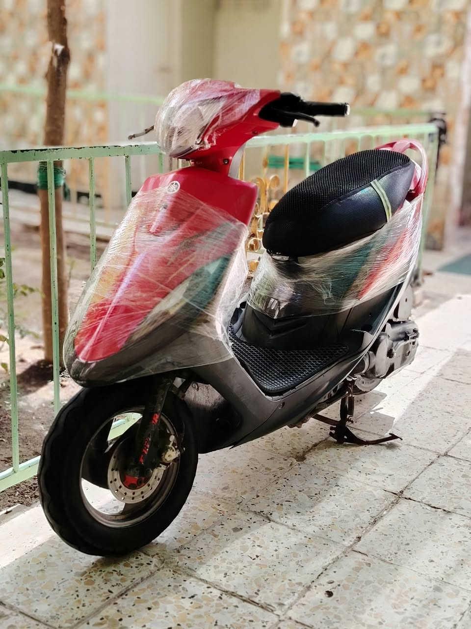 السلام عليكم شباب موطور لبيع كفاله عامه برقي ما عوزه موطور حيل نضيف ما متعوب مطلعه بيدي ومتوازي عله بيعته وكله ختم واحد ويه لمكينه حته لايتاته ولشاير وكهرباته كله شقاله   مكان واسط نعمانيه وسعر بلاش 900 هاذه رقمي *********** وشباب لمو شراي لا يكسر بحلال لعالم
