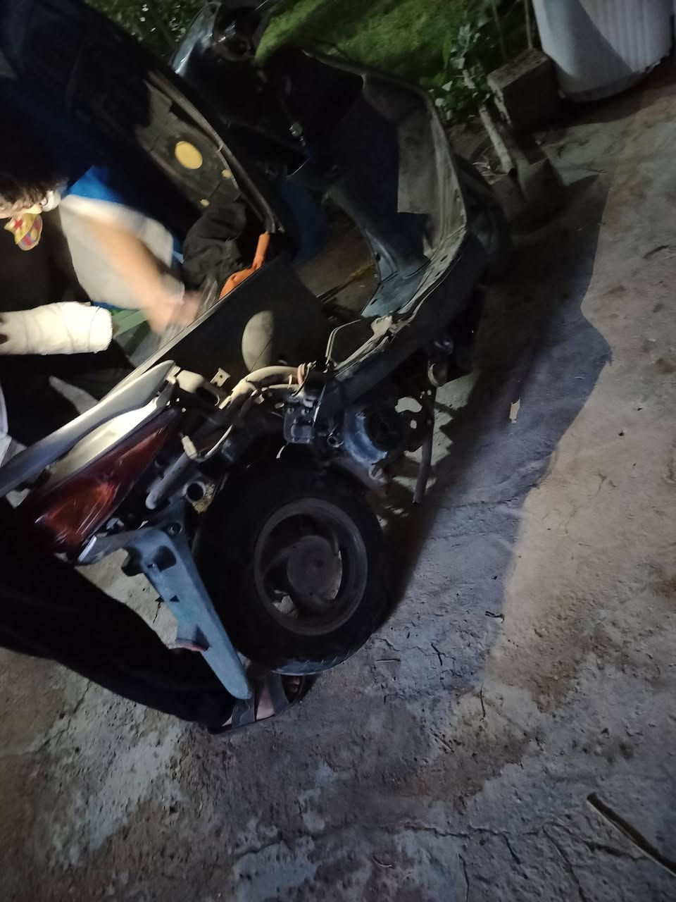 سلام عليكم دراجه ابريز السعر ١٠٠ وبيها مجال ***********
