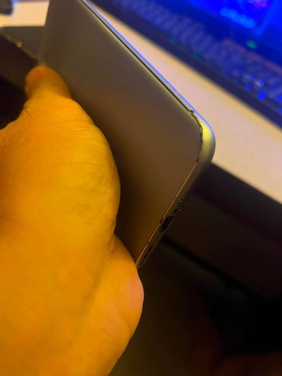 انفنكس هوت ٦٠ برو بلس
حالة الجهاز مبينه بالصور جهاز مكفول و مداخل اي تصليح بلادي و موجودة الكارتونة مالته فقط ماكو شاحنة سماعات من jbl صوت عالمي و سلم الجهاز و خفيف السعر ٢٠٠ الف دينار
*********** واتساب بغداد, العراق
