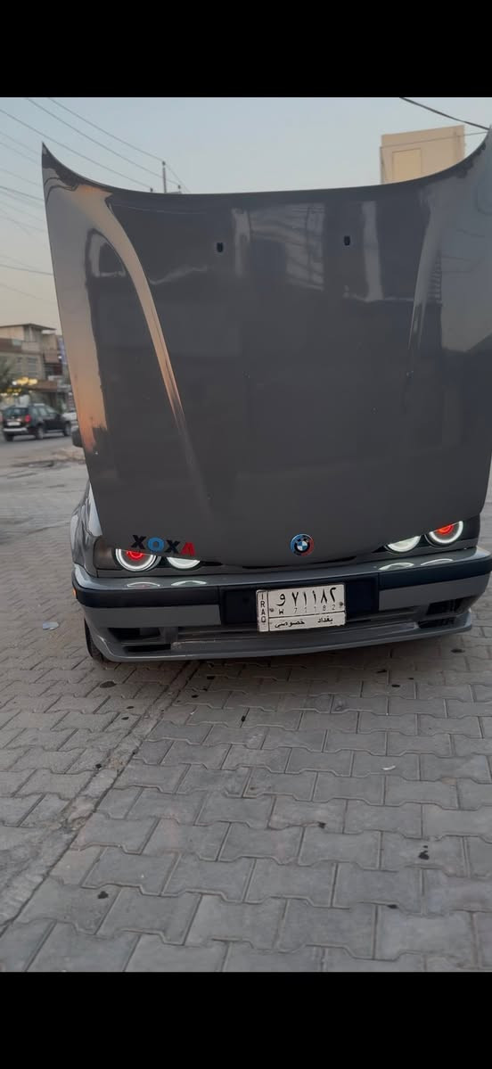 سلام عليكم بي ام 535 مفتوح محرك وكير  اوتو جديد صعدتهن قبل شهرين  سياره كلها M دعاميات ودواخل جلد غرفه كلها جلد سوده وكلها جديده بجم عريض + عيون الشيطان وعدسات عليها كزوز HTpor تحكم بل ريمون عليها سستم سماعات كامل وسبيكرات وشاشه نضام اندرويد رقم بغداد مداور ثاني يوم تبريد شغال كلشي شغال بل سياره كامله على اخر حبايه السعر 58 وبيها مجال ***********/*********** مكاني نجف

