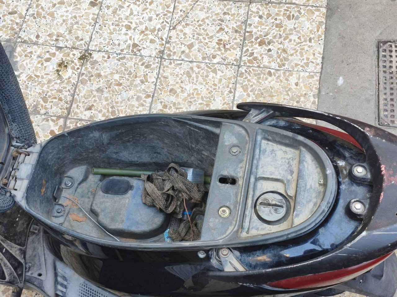 السلام عليكم دراجة بريس لايت ناصي مجفت جديد و موضح بالصور كل شي و مقطع فيديو نقصها كشن لأن كشنها تعبان فقط السعر 350 الف للتواصل عبر الواتس المكان بغداد البياع ***********
