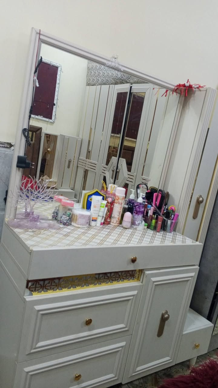 غرفه جديد والله العضيم بس معتازه اي ضرر مابيها حته وصل موجود اخذتها مليونين اريدها مليون ونص 10قطع مكاني شعب


**إذا كنت صاحب هذا الإعلان وتريد حذفه لأي سبب، رجاءا أرسل رسالة إلى الدعم الفني**