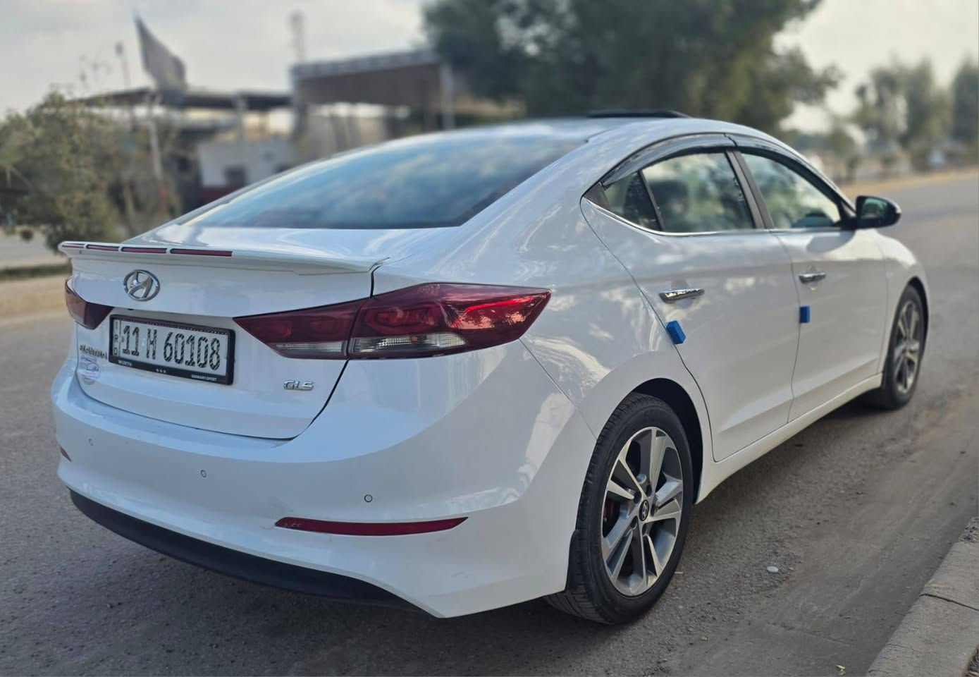 اسلام عليكم بيع او مراوس حسب القناعه 
الانترة 2017 خليجي ايراني فول موصفات 1/1 رقم بغداد باسمي محرك 2000 دوش ماشيه 105 حقيقي محرك وكير بلادي عل شركه مكفوله من الصبغ والتبديل عده شويه باب السايق مئشر عليه  اي شي خلاف الكلام اخسر فلوس السونار مكاني بغداد الوسفيه السعر 158 للاتصال ***********
