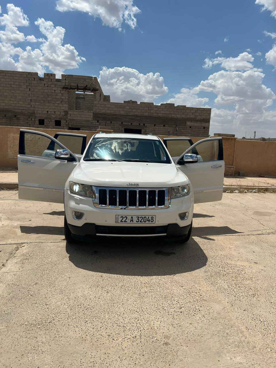 سلام عليكم 
جيب شيروكي موديل 12 خليجي فووول مواصفات
مكفوله كفاله عامه بيها فقط أربع أصابع بارد 
كير مكينه أكسل أمامي خلفي حداديه تايرات مكفولات 
حساس أمامي خلفي 
فور ويل 
شاشه وكامره بلادي 
كراسي كهرباء +جلد 
خزن ميموري 
مري قلاب+ كهرباء
اشاير بلمرايه
نضام ترحيب دخول ذكي 
داخل أسود 
بانوراما
لايت زنون بلادي 
زراك لايت 
تبريد قطعتين
داخل مطعم صاج 
رقم أربيل بسمي شرط تحويل 
السياره بعدها كلها ع شركه ماشيه (116KM) 
 السعر 200 ورقه وبيها مجال 
الاستفسار نصر ***********‬‏ مع احترامي للجميع كلشي أكو بسلوك
