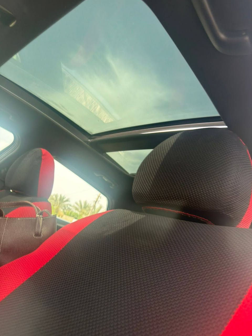 🚗 للبيع – كيا K5 GT-Line موديل 2021
* اللون: أزرق مميز وارد امريكي 

* الموديل: 2021

* الفئة: GT-Line )

* المحرك: 1.6 تيربو

* ناقل الحركة: أوتوماتيك

📏 العداد: 69 ألف ميل

✨ المواصفات:

* شاشة + Apple CarPlay / Android Auto

* كاميرا خلفية + حساسات

* مثبت سرعة

* تحكم ستيرن

* أنظمة أمان (مانع اصطدام + تنبيه مسار)

* إضاءة LED

📌 الحالة:

* استخدام شخصي

* جاهزة للاستخدام

) 

📞 التواصل: ***********

📲 متوفر واتساب
