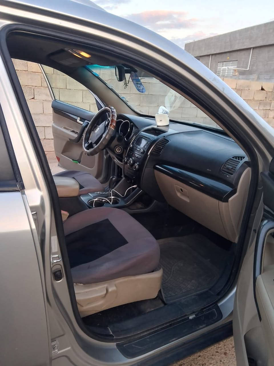 السلام عليكم للبيع سيرنتو موديل 2012وارد امريكي محرك 2400 المحرك بصندوك شديته
رقم صلاح الدين سنويه لل 2027سياره فقط بنيد رشيته عله يدي بدون معجون ودواخل  137وبيهه مجال مكانهه صلاح الدين قضاء الضلوعيه اني مكلف بنشر تصل على صاحبهه ***********
