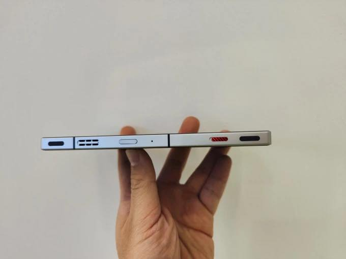 وحش الاالعاب 

سلام عليكم
ريد ماجك 8Spro برو ببجي 120 فريم سلاسه فول ودقه فول لون وتصميم روعه 
ذاكره 512/16الجهاز جداا نضيف سعره 570 وبي مجال للشراي


**إذا كنت صاحب هذا الإعلان وتريد حذفه لأي سبب، رجاءا أرسل رسالة إلى الدعم الفني**