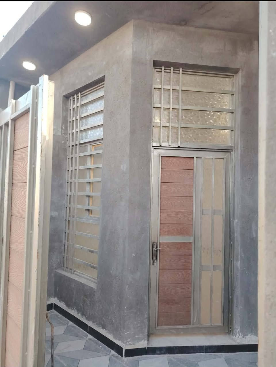 مشتمل بالسفحه الثانيه جاهز بعده مامسكون 

100متر طولاني 

للاستفسار اتصل وتدلل
***********
