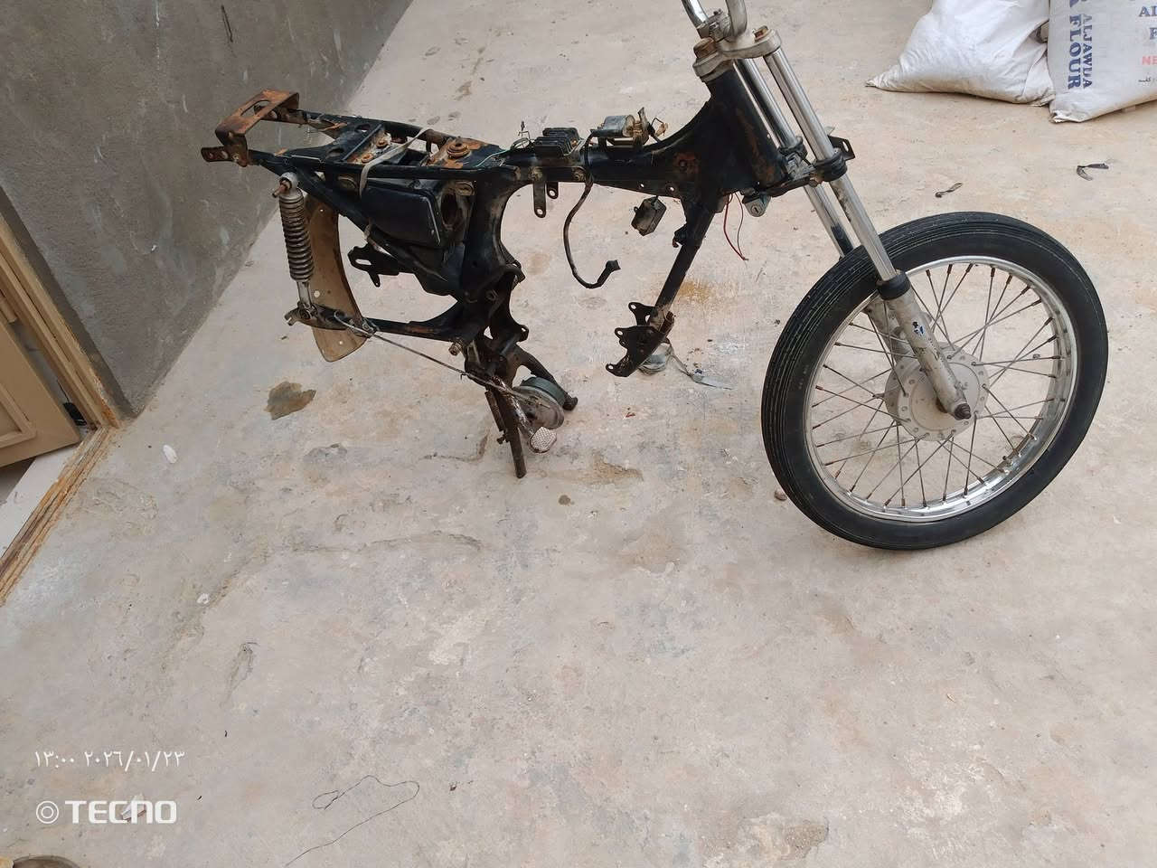 سلام عليكم صاصي كلك البيع كمل هوه وأغراضه كمل عوزه صبغ سعر 125بيه مجال قليل مكان  حي الغدير ***********
