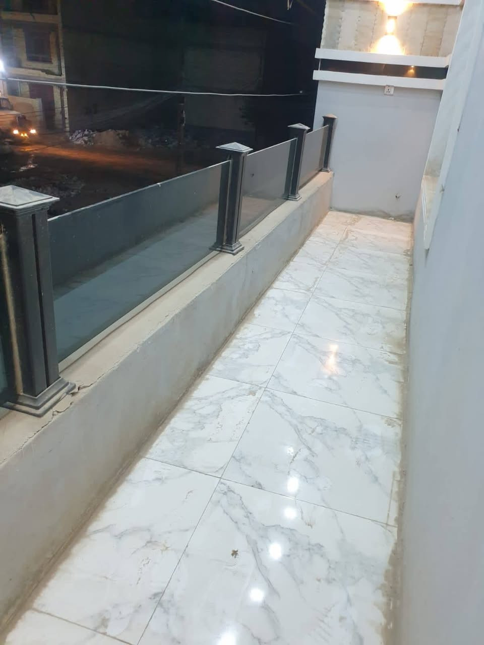 ددار لبيع بناء حديث طابقين 3 غرفه نوم صاله ومطبخ وصحيات 2 المساحه 65 متر ركن على شارعين عرض الشارع 12 متر مبلط نزال عباس الكهربائي الاستفسار الاتصال او وت ساب ***********
