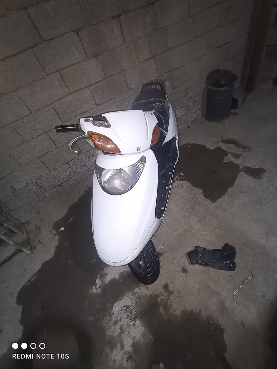 سلام عليكم دراجه سبيسي ياباني سرعة 100 دراجه جديدة وكاملة واحلا من صور وكلشي بلاد بيه وكفرات زلغ مابيهن جديدة بس طافية فجا طفت ماعرف ليش وشبية معروضة 300 وبيه مجال مكاني زعفرانية *********** متواجد واتساب
