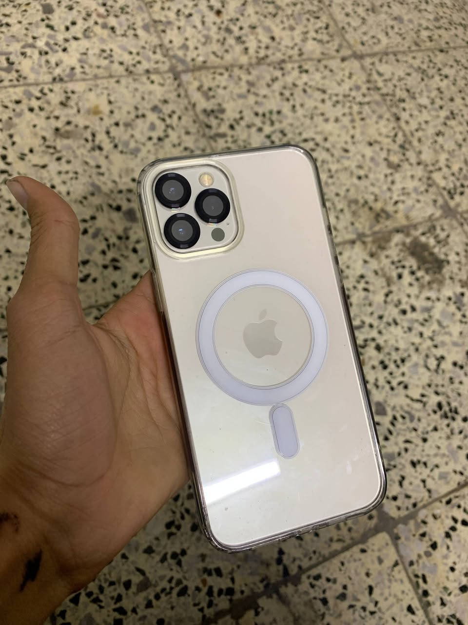 سلام عليكم ايفون 12بروماكس للبيع او مراوس مبدل شاشه 3خيارات وبطاريه 87 دبل سيمكارت  الاستفسار واستاب او خاص ***********
