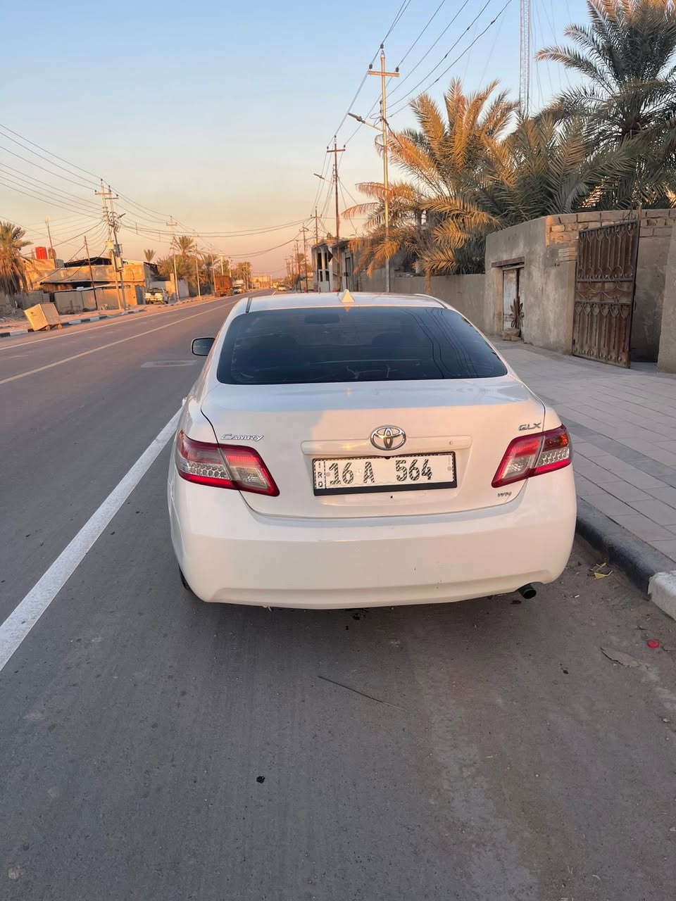 كامري 2007 محدث 2011 سيارة حلوة وجاهزه بيها طخه بلجاملغ الخلفي والباقي كفاله وسيارة بأسمي ورقم مميز 
المكان البصره 
السعر 100 
هاتف. ***********
