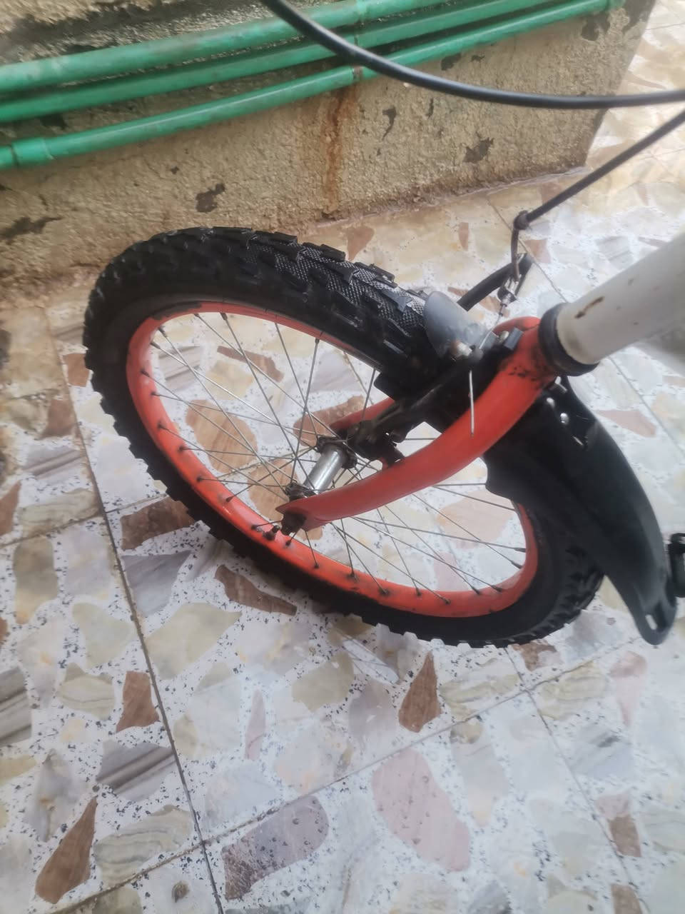 للبيع حجم 20 باله نظيف تايرات جوب بريك مكان كراره نزلت جسر اسيا سعر35 هاتف *********** واتساب
