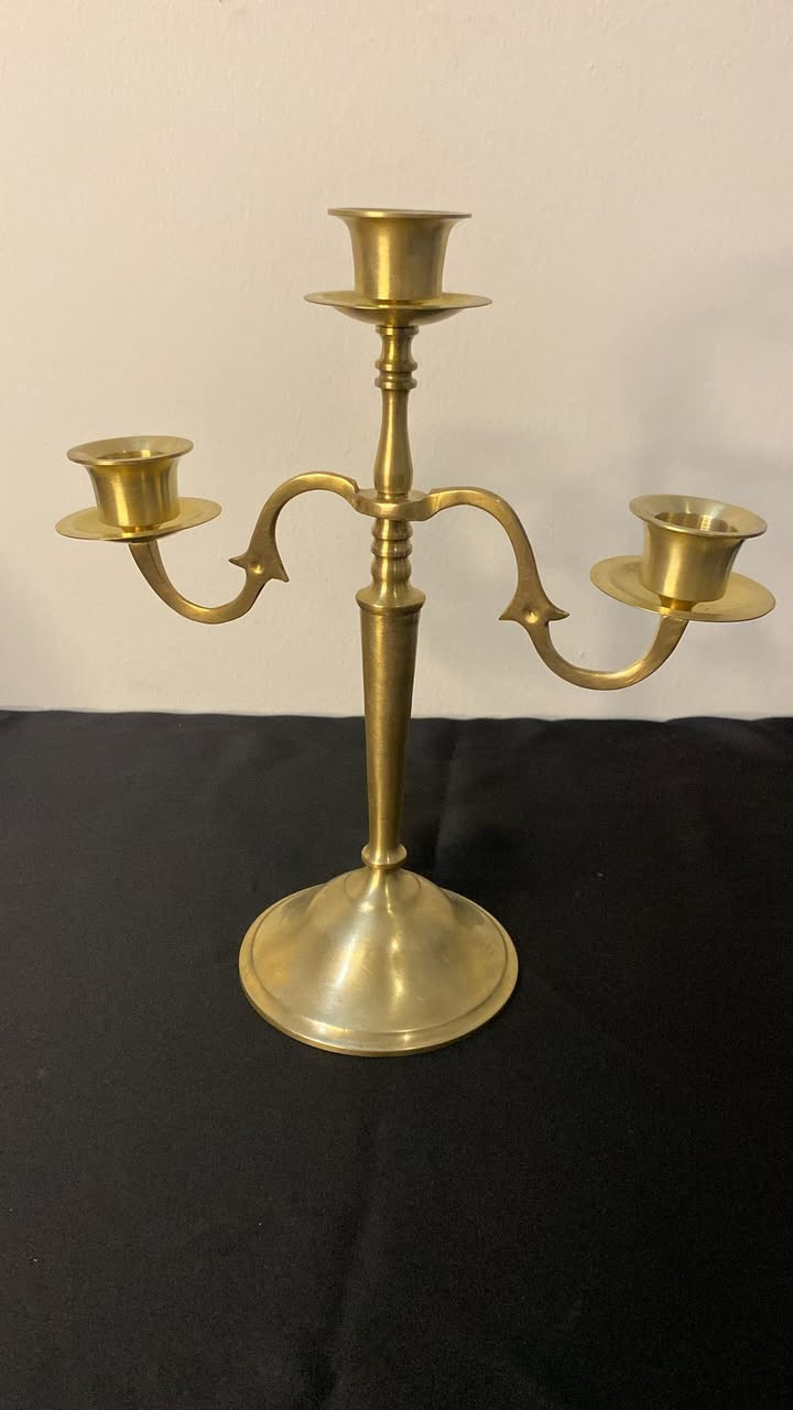 مجموعة من الشمعدانات النحاس للاستفسار والتواصل ع الخاص


**إذا كنت صاحب هذا الإعلان وتريد حذفه لأي سبب، رجاءا أرسل رسالة إلى الدعم الفني**