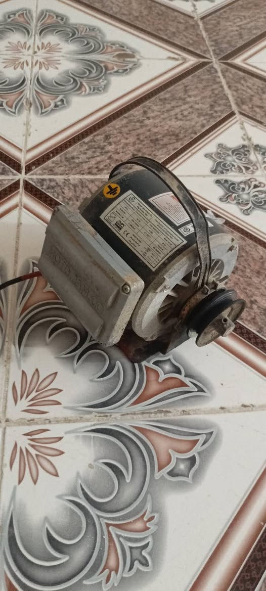 للبيع ماطور مبرده شرط يشتغل سرعيتن ب55 بي مجال  تعال خاص يذا شراي


**إذا كنت صاحب هذا الإعلان وتريد حذفه لأي سبب، رجاءا أرسل رسالة إلى الدعم الفني**