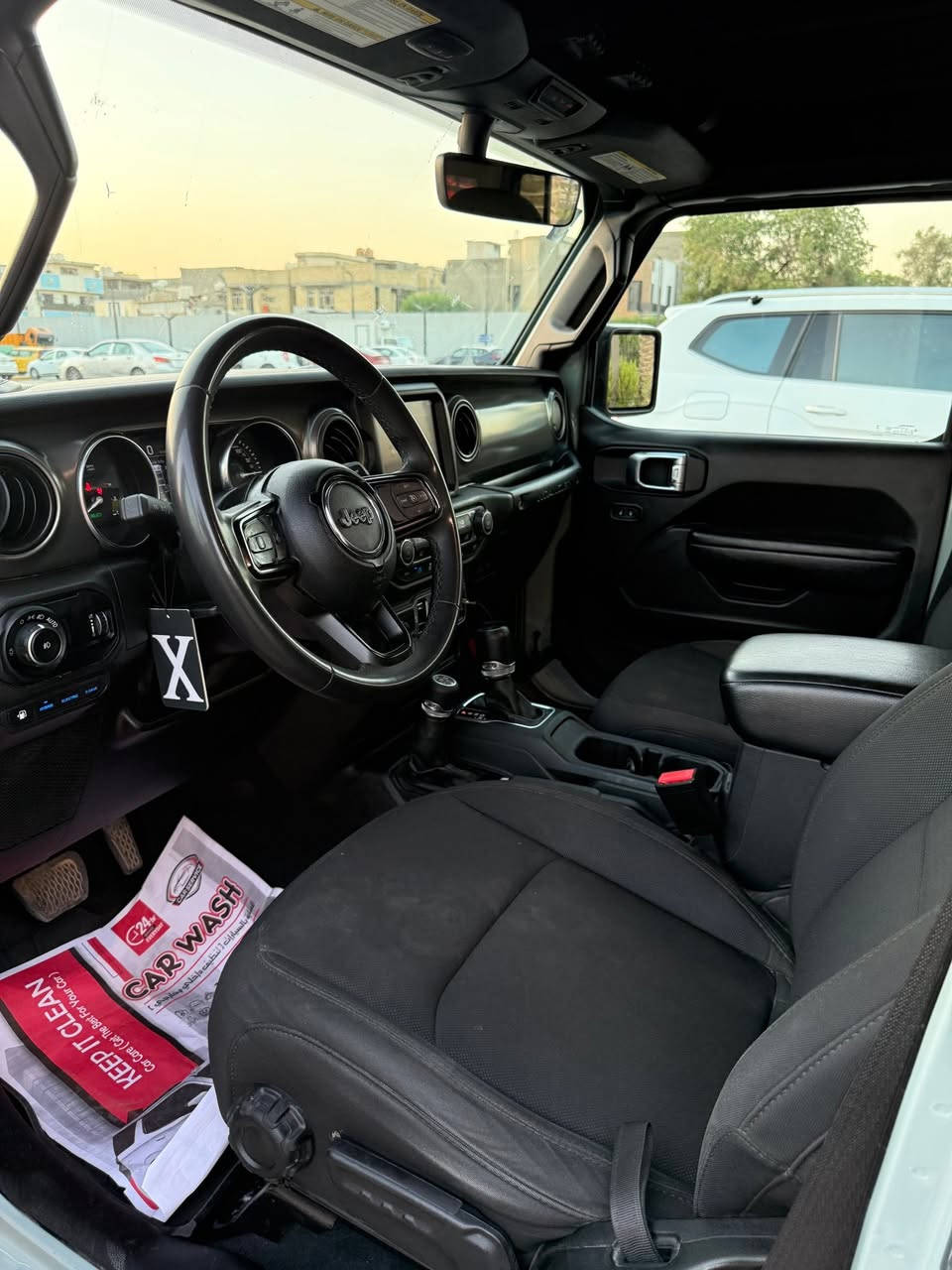 جيب رانگلر للبيع
موديل 2023 4xe هايبرد
السيارة ماشية 91 الف كيلو
السيارة كلين بدون قطرة صبغ حادثها دعامية وايرباك ستيرن فقط
السعر 29.500$ وبيها مجال بسيط
مرقم بغداد
مكاني السيدية
***********

