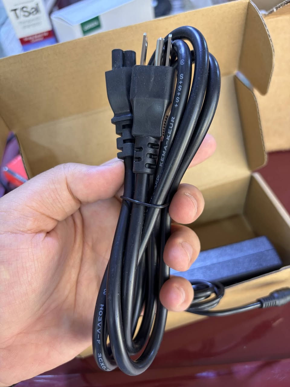 محولة باور ادابتر لامبلفاير ياماها YAMAHA THR10II بقوة 15 فولط و 3 امبير حصرا ومدخل Barrel 4.3mm

محولة باور ادابتر لامبلفاير ياماها 
YAMAHA THR10II 
ويدعم اكثر من اصدار👇
Yamaha THR10 THR10C THR10X THR5 THR5A THR10II THR10II WL THR30II THR30II WL THR30IIA
بقوة 15 فولط و 3 امبير حصرا✅
 ومدخل Barrel 4.3mm المميز للامبلفاير نفسه بالضبط✅
من امازون امريكا جديدة كليا غير مستخدمة📦✅
توصيل لكل أنحاء العراق متوفر 
بسعر 55 ألف دينار شامل التوصيل 
للطلب خاص او واتساب 
***********

Mr.Power 15V 3A Power Supply Adapter for Yamaha THR10 THR10C THR10X THR5 THR5A THR10II THR10II WL THR30II THR30II WL THR30IIA Guitar Amplifier Amp
