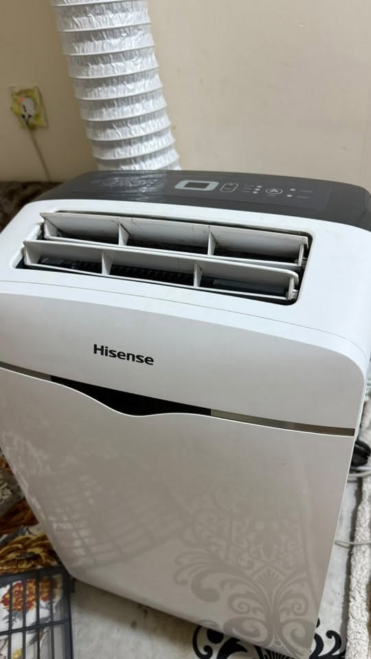 السلام عليكم سبلت بورتبل شركة Hisense للبيع 
يصلح الغرفة زغيره او مكتب 
تبريده كلش بارد ودفع الهواء جداً عالي 
واحد طن حقيقي 
مشتغل قليل 
سعر 210 وبي مجال 
مكاني بغداد الوزيريه 
***********
