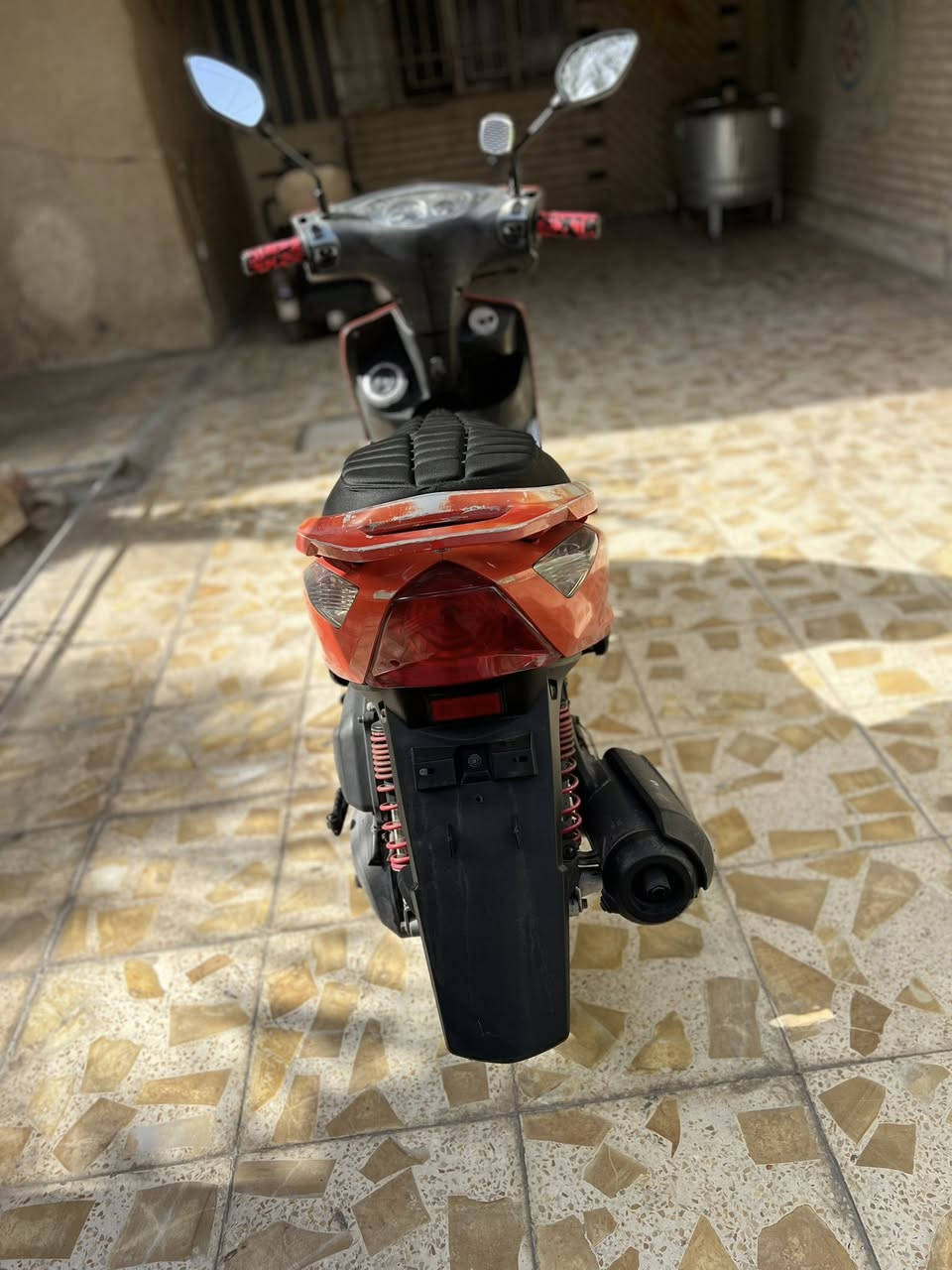 سلام عليكم دراجه ماكس ثعلب للبيع دراجه  رمبه جديده صارله شهر ونص من نزلته مكفوله مكينه وكفرات شرط برغي وحد ما مفتح بيه  واي نقص ما بيها نكره سلف  وراق ومنفيس كامله مكمله  لمكان بغداد  لحبيبيه قرب وليد ابو لكص للستفسار رقم***********
