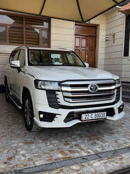 السلام عليكم للبيع لاندكروز موديل  2023 GXR لمتتد أبواب شفط رقم مميز  سيارة ساز مكفولة كفالة عامة. ماشية 32 فقط للاستفسار 
 عنوان بغداد ***********
