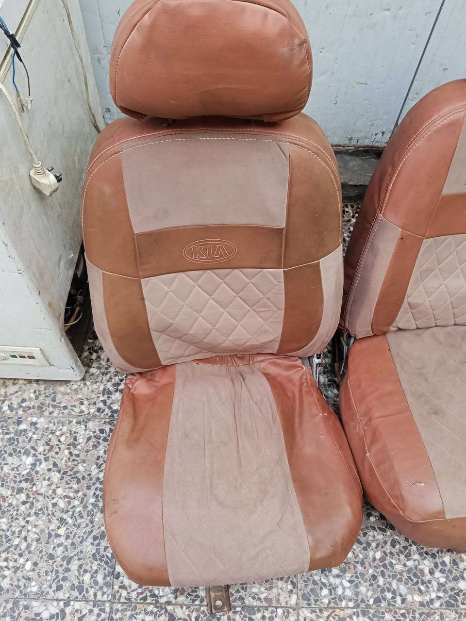 سلام عليكم. عندي كشنات فنتيره ام عيون نضاف للبيع سعر 100 وبيهن مجال رقم ***********
