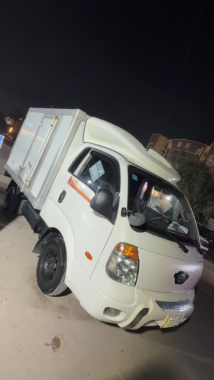 السلام عليكم للبيع كيا بنكو براد 2011 محرك 3000 مسكر رقم بغداد انكليزي السعر 138 ورقة مكانها بغداد ***********
