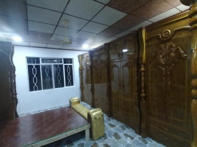 غرفه بسعر مليون و750 وبيها مجال وترهم قسط هم المكان موصل رجم حديد شارع 20 للاستفسار الاتصال على *********** مكلف بل نشر
