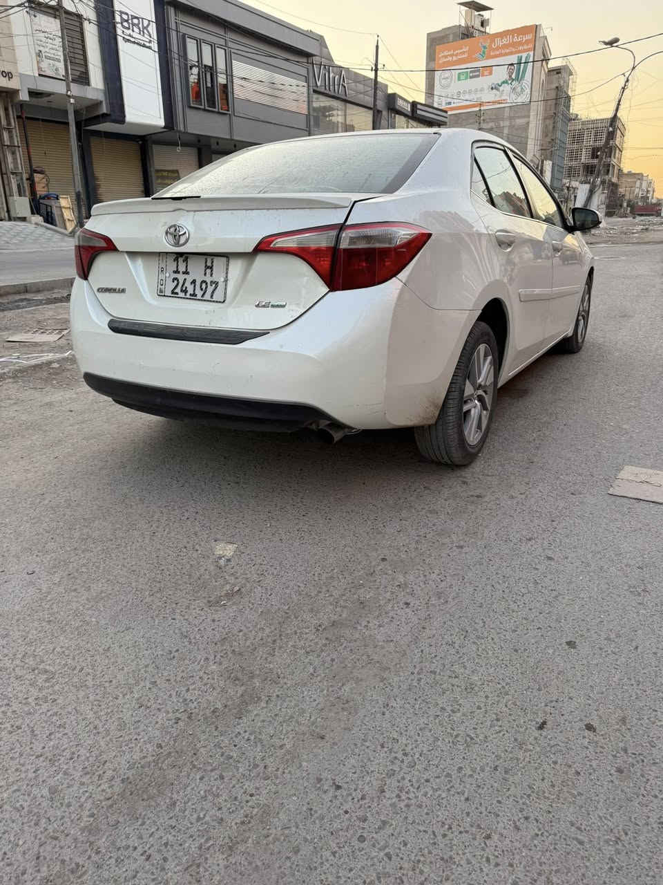 السلام عليكم شباب كورلا موديل 2016مواصفاتها LEمعروفه مواصفات الLE حادثها مال امريكا قبق جنطه وبلعراق بيها باب خلفي وبنيد مبدل قبق الجنطه مصبوغ بس من يم الرقم سياره بسمي هزه جديده لل2029 ماشيه 104مايل تخم تاير جديد بيها داخل لونين رصاصي واسودّ اسف على الاطاله مكان السياره كراده كم ساره ***********السعر 120وبيها مجال
