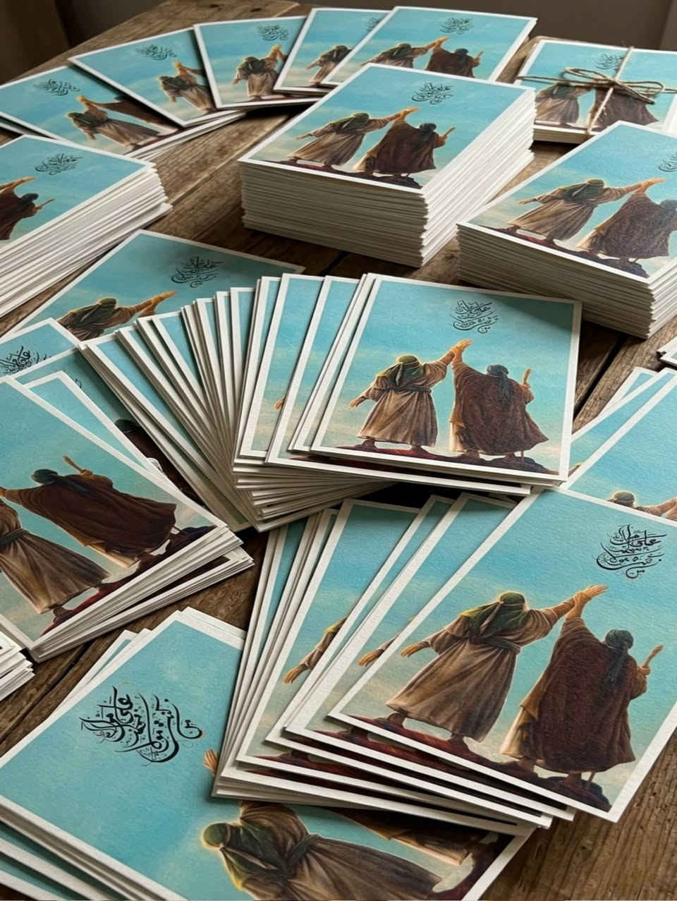 100 كارت بسعر 10 الف وخصم خاص للجمله 
📜 "مَنْ كُنْتُ مَوْلَاهُ فَهَذَا عَلِيٌّ مَوْلَاهُ" .. 
​لأن يوم الغدير هو عيد الله الأكبر، حرصنا على أن تكون مطبوعاتنا تليق بمقام هذه المناسبة العظيمة. كارتات غديرية مصممة بروح الفن الإسلامي والخط العربي الأصيل، مطبوعة ومجهزة بدقة فائقة لتكون أجمل هدية وتذكار لبيعة أمير المؤمنين.
​💫 المميزات:
​ورق فاخر، حواف مقصوصة باحترافية، وألوان زاهية لا تتغير.
​متوفرة بعدة تصاميم تروي قصة الغدير والبيعة المباركة.
​جمله و مفرد خصم خاص لاصحاب المجالس و المواكب #عيد_الغدير #مطبوعات_الغدير #بايعناك_يا_علي #توزيعات_الغدير #عيد_الله_الاكبر #مواكبة_حسينية


**إذا كنت صاحب هذا الإعلان وتريد حذفه لأي سبب، رجاءا أرسل رسالة إلى الدعم الفني**