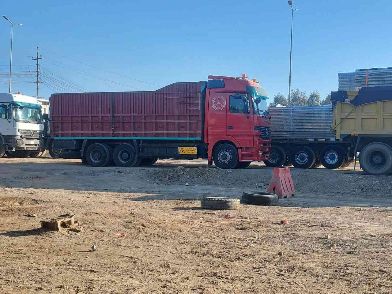 اكتروز للبيع قاطره ومقطوره  ٣ لوحات سنويه جديده ارقام نكليزي رقم قادسيه هزه  وسنويه جدد سياره مجموعه السعر ٦ شدات للستفسار ***********
