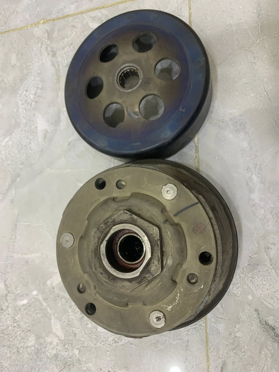 دشبول اكزز وكلج خلفي اكزز وبريز جديدد
مكاني مشتل شارع المطبك
***********
