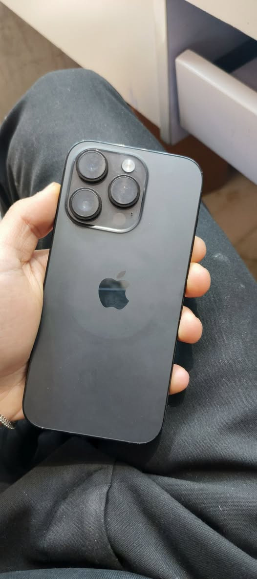 سلام عليكم 14 pro  للبيع
لون اسود نموذج M 

بطارية 85

جهاز بدون كارتونه ولا شاحنه اصليه جهاز شاشته شخط مابيها كامرته تخبل كلشي شغال اي خلل مابيه ولا مفتوح

دگه حاسبه يلا تاخذه جهاز يخبل

سعره 825 الف وبيه مجال جدا بسيط ٫٫

مكاني كربلاء متواجد واتساب وخط رقمي ***********
