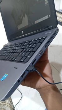 إتش بي • كور i7 • رام ٨