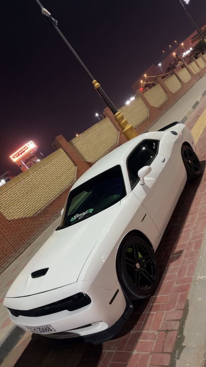 السلام عليكم جالنجر 2019 Rt 5700
السيارة جديدة ومصروف عليها بالكامل ربع متحتاج 

الغراض الي عليها :

* شوته kf مال 6400 مفتوحه

*نوزلات srt جديدات 

* اكزوز من الهدرز للخلف mjr 

داون بايب واكس بايب 

*دركة كاربون فايبر جاهزه من شنايزر 

*اويل كاچ كان 

*كفرات مكينه srt 

* اكسل قفل srt 

* داخل كاربون بالكامل 

* غرفه حمرة last call مع دشبول وابطاين باب كنتارة وجلد 

* ويل فيرادا اصلي 

*شاشة جبيرة كار بلي 

* ادامة كامل للمكينه ومنضومة البانزين 

* حدادية امامية خلفيه جديدة بالكامل مع دبلات صفر srt 

مكاني كربلاء للاستفسار *********** 
مراوس بسياره اربع بيبان او بيع 

السعر 175 وبيها مجال حك الجية ♥️♥️
