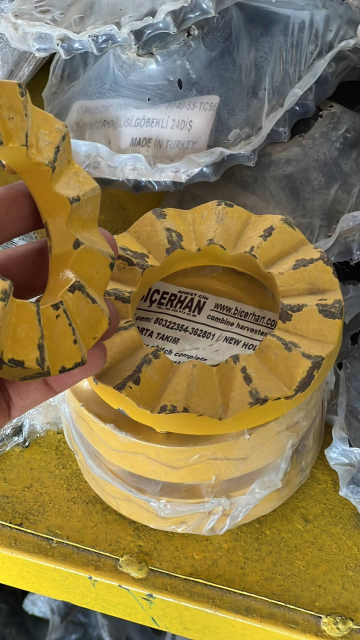 محلات احمد الموسوي لقطع غيار الحاصدات بنوعيها كلاص ونيوهولاند 
بولبرنات skf اصلي وكالة مع شهادة المنشأ 
كرنك بلم بولبرن وخشب كلاص 
كرنك بلم نيو هولاند 
واتربم كلاص ونيو هولاند 
مضخات كلاص ونيو هولاند
كونكيفات كلاص ونيو هولاند 
غرابيل نيو هولاند وكلاص 
بليات منوع نيو هولاند وكلاص  
دشالي نيو هولاند وكلاص كامل منوع 
جهاز سكين كلاص ونيو هولاند تركي 

العنوان النجف ناحية العباسية قرب الجسر 
***********
