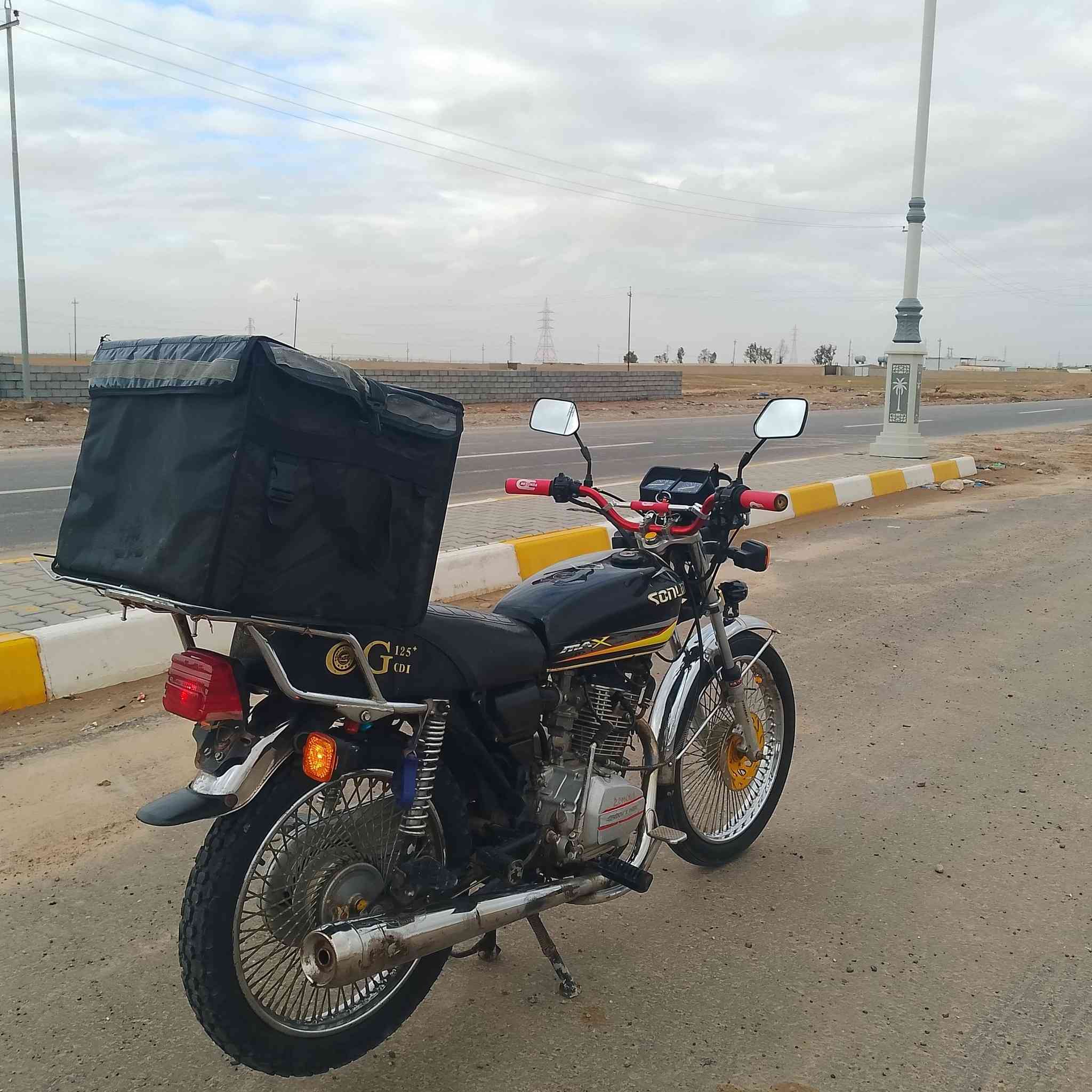 سلام عليكم سيفان 21 دراجه محرك مفتوح مبدل بستم ولفات فقط دراجه حلوه تواير جدد طخم كهربايات كله شقاله ما عدا كيج سرعه اشاير لايت عالي ناصي كله شقال يرهم مراوس بنامه او تايكر سعر 375 وبيه مجال ه‍ ***********
