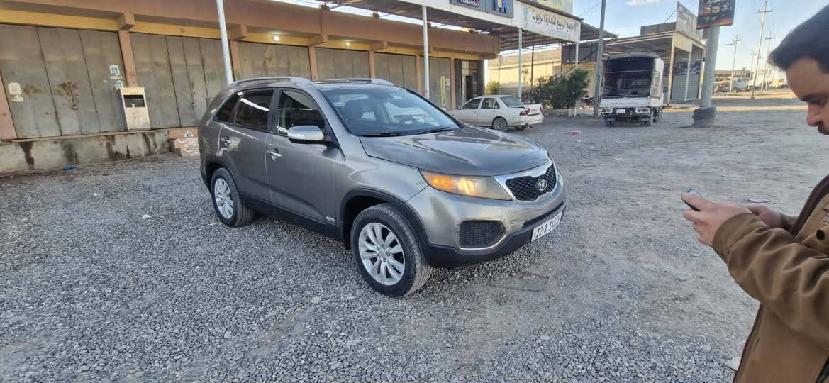 السلام عليكم ورحمة الله وبركاته
سورنتو ٢٠١١ امريكي
محرك ٦ سلندر مامفتوح شرط
رقم نينوى دولي شرط التحويل 
 ٧ راكب تبريد ثلث قطع 
ضرر باب  سائق والباب اللي خلفه وجاملغ خلفي الايمن صبغ و السقفيه بيها نفخه اثر عصف بلا صبغ 

السعر ١٢٠ ورقه وبيها مجال 
للإستفسار الاتصال على الرقم التالي 
هاتف ***********
