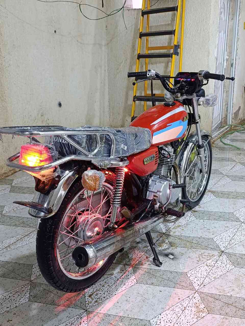 سلام عليكم دراجه للبيع موديل 21نامه متياز الدراجه كسر كارتون الكهربائية كلهه شقاله اوراق اصولي ونضيفات فول السعر 600 قفل رقم التليفون *********** المكان كوت شارع نفط
