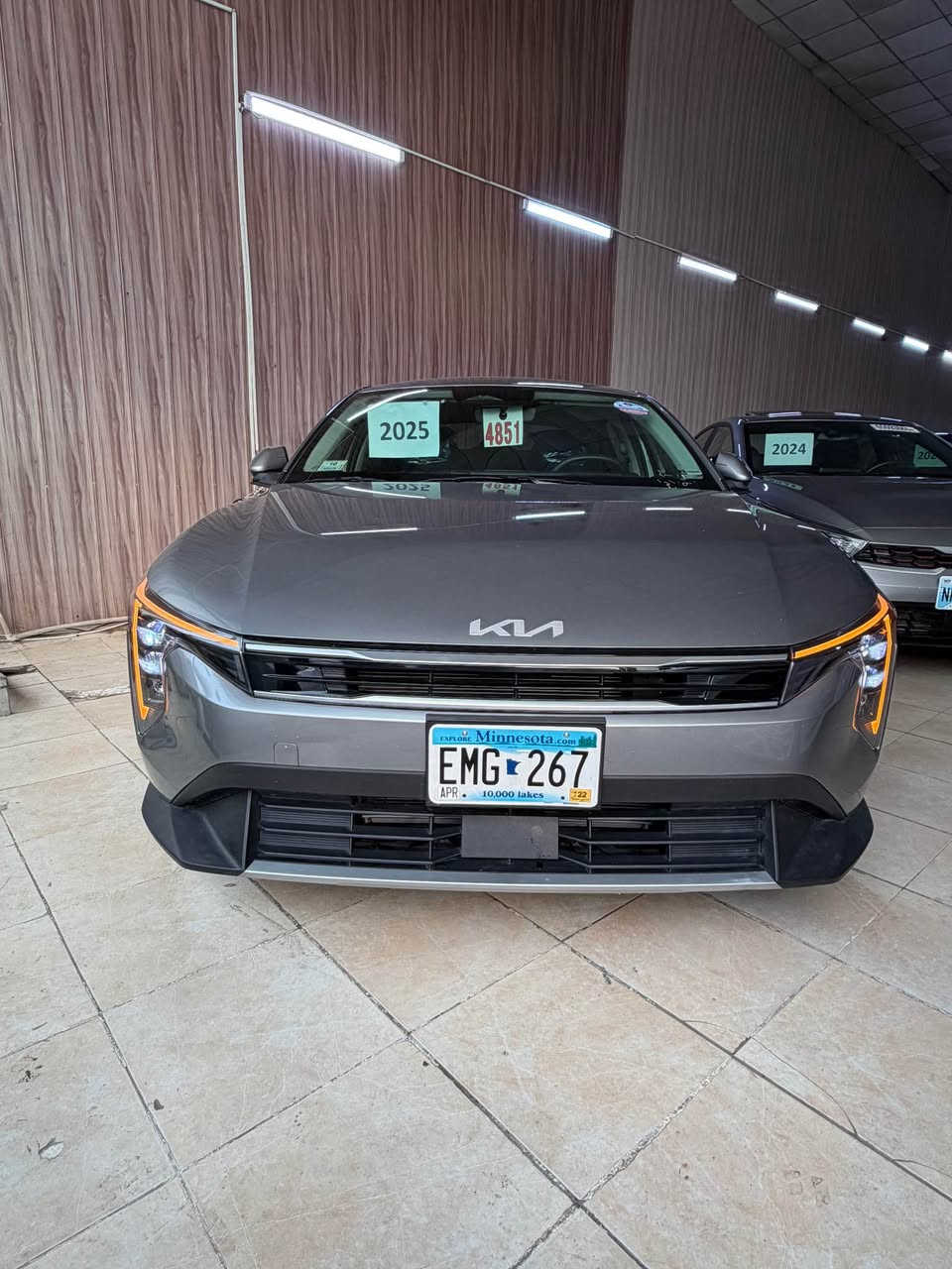 Kia/K4
موديل/2025
رويشتو/15mil
بي سبوخ و بى ارباگ 
تعديلاكى بجوكى هه يه 
مواسه فات/EX
---------------------------------------------------
عربى/ 
سياره kia k4 
موديل ٢٠٢٥ 
ماشي/١٥مايل
سياره بدون سبوخ بدون ارباك 
سياره بي مكان سغير بي PDR 
بچم كپس سياره
مواسفات سياره /EX
Wastapp/***********
 Watsapp/*********** أربيل, العراق
