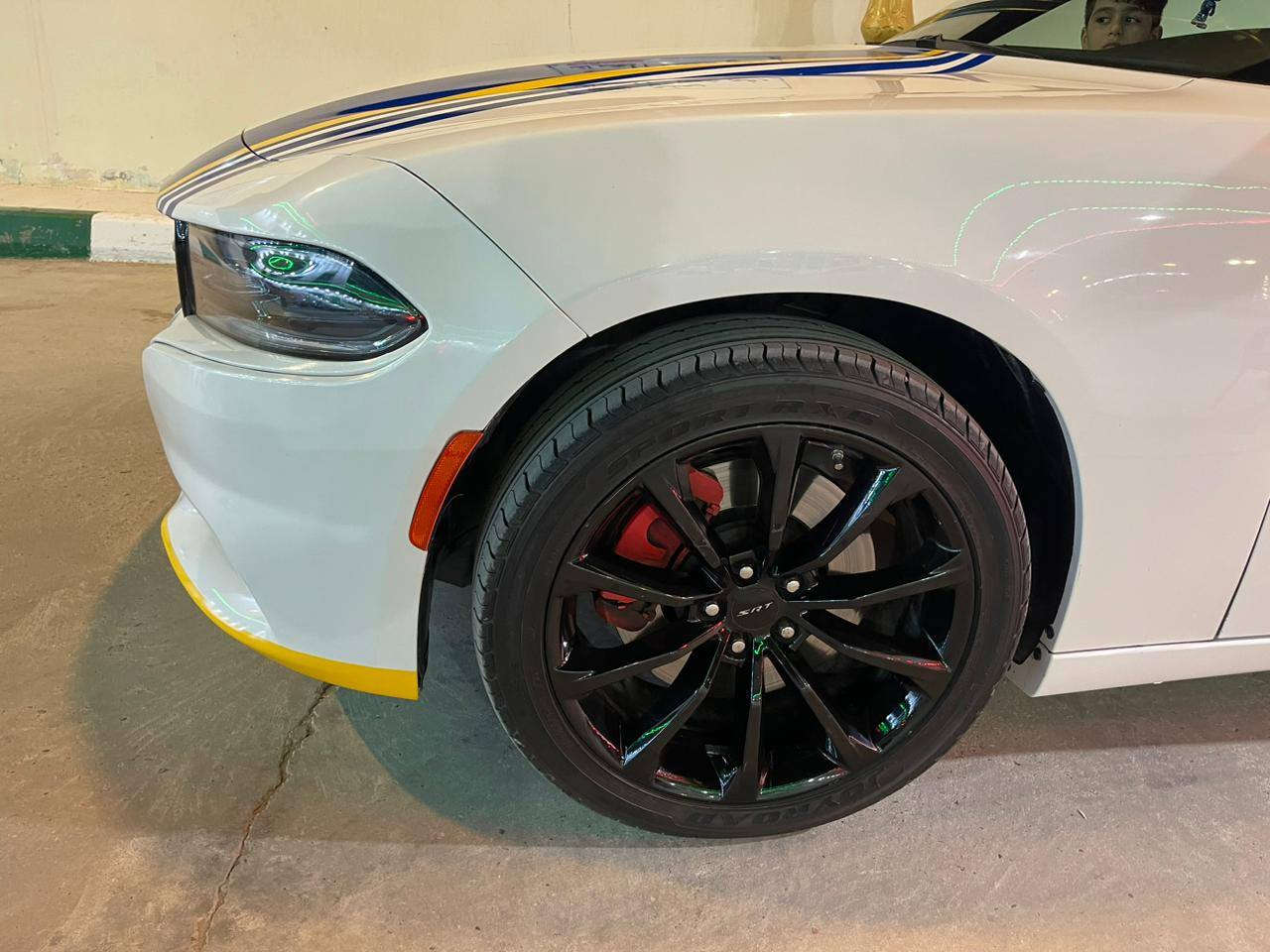 دوج جارجر ٢١ بوليسي sxt
نظيفه وحلوه 

كير ومحرك مكفول 

ماشيه ٩٦ كيلو 

تبريد جيد جدا

رادار وكامره خلفيه

نقطه عمياء

لايت زينون

سياره جدا نظيفه

السعر ٢١٥ ورقه وبيها مجال بسيط للشراي


**إذا كنت صاحب هذا الإعلان وتريد حذفه لأي سبب، رجاءا أرسل رسالة إلى الدعم الفني**