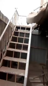 من رخصه الادمن مشتمل50متر للبيع طابو صرف  البنا قديم عكاده العنوان بغد...