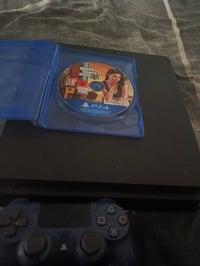 بلايستيشن فور للبيع نضيف لا مصلح ولا مفتوح  وياه اليده الاصليه مال الش...